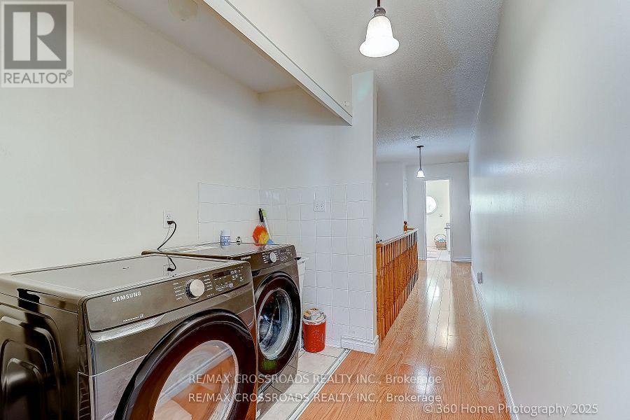 Photo 21 of 29 Billingsley Crescent, Markham ON