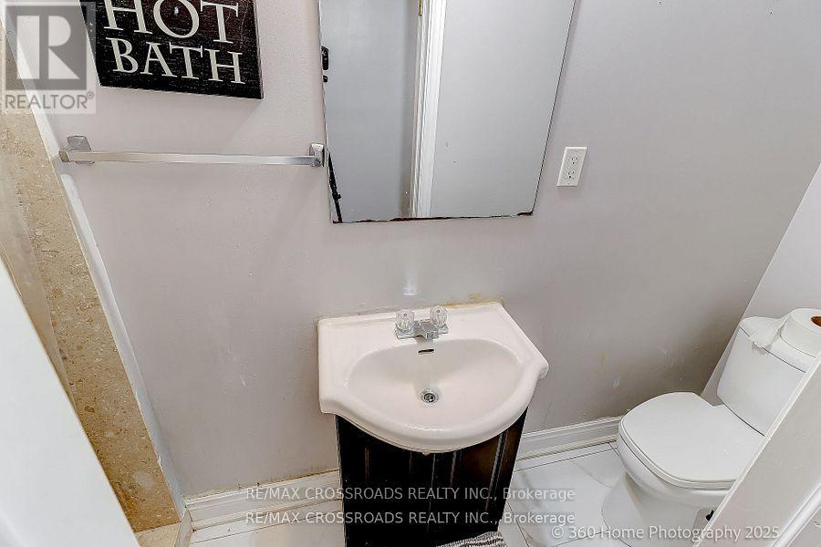 Photo 28 of 29 Billingsley Crescent, Markham ON