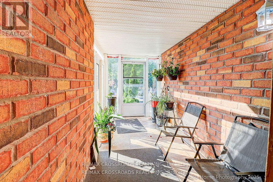 Photo 2 of 29 Billingsley Crescent, Markham ON