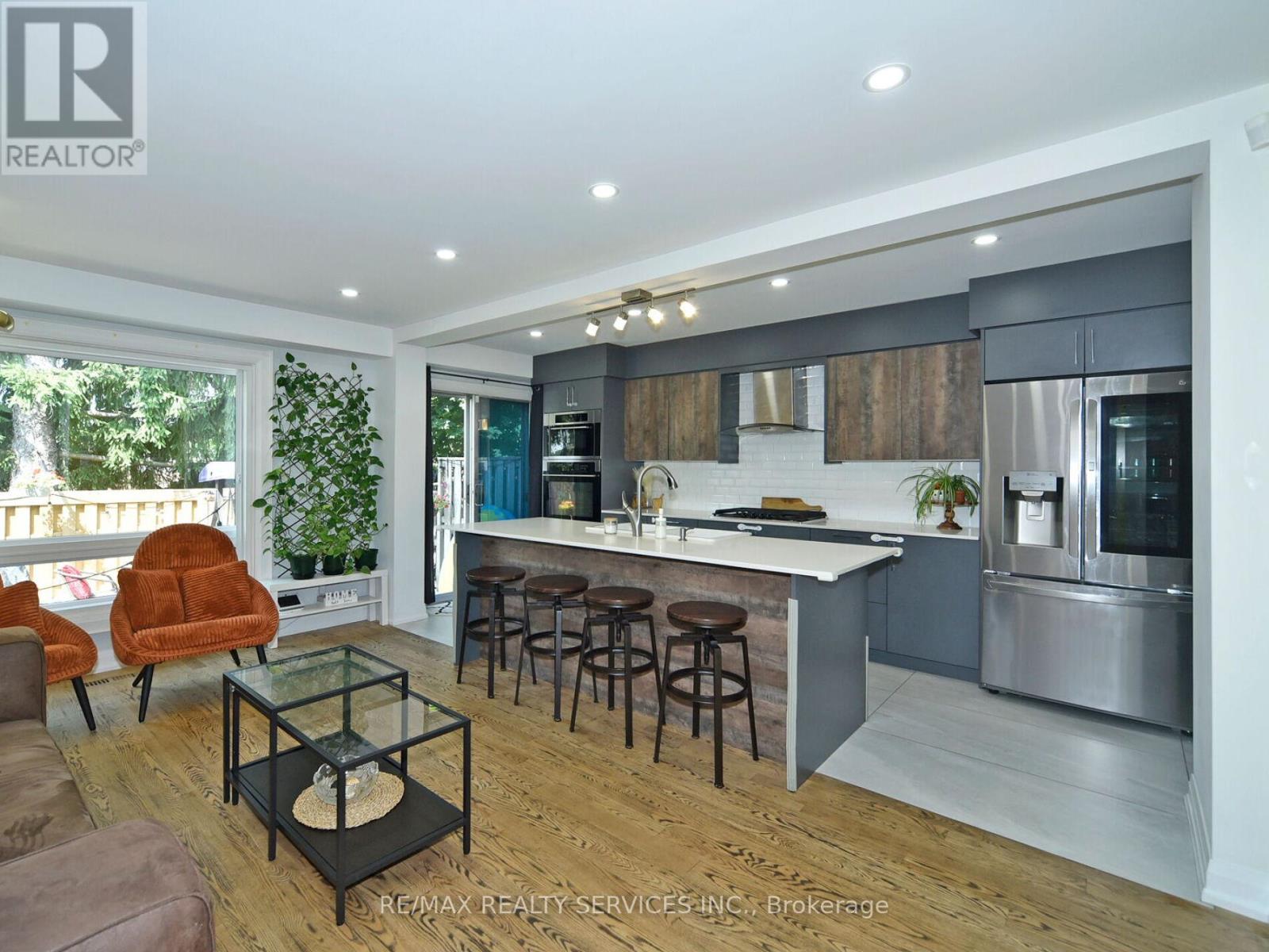 Photo 10 of 80 46 Lindisfarne Way E, Markham ON