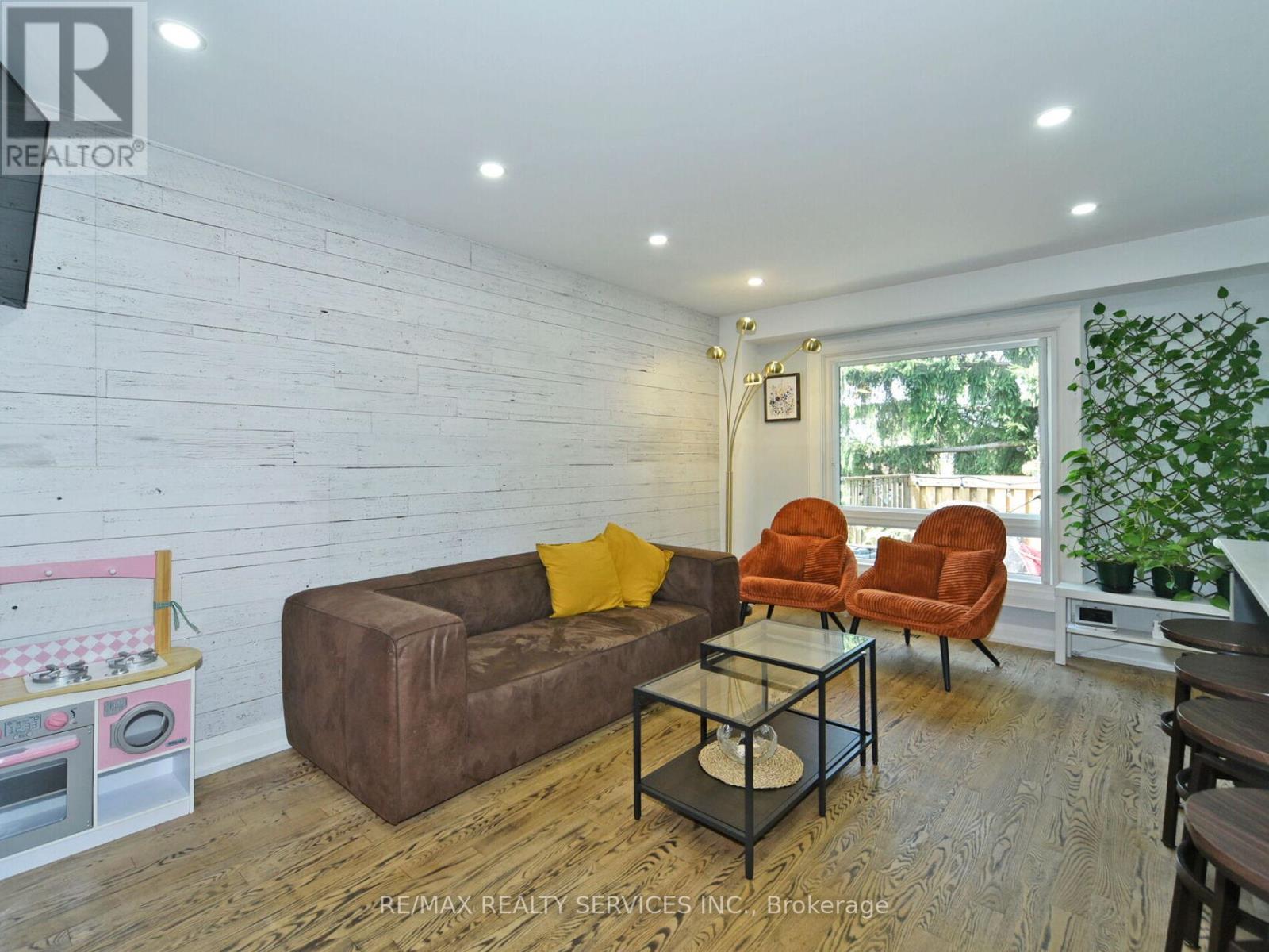 Photo 11 of 80 46 Lindisfarne Way E, Markham ON