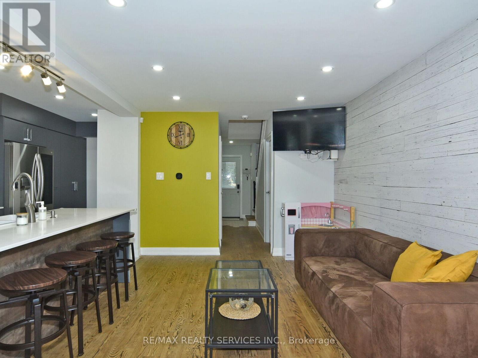 Photo 13 of 80 46 Lindisfarne Way E, Markham ON