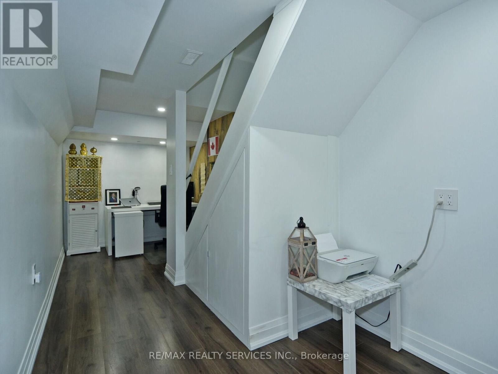 Photo 23 of 80 46 Lindisfarne Way E, Markham ON
