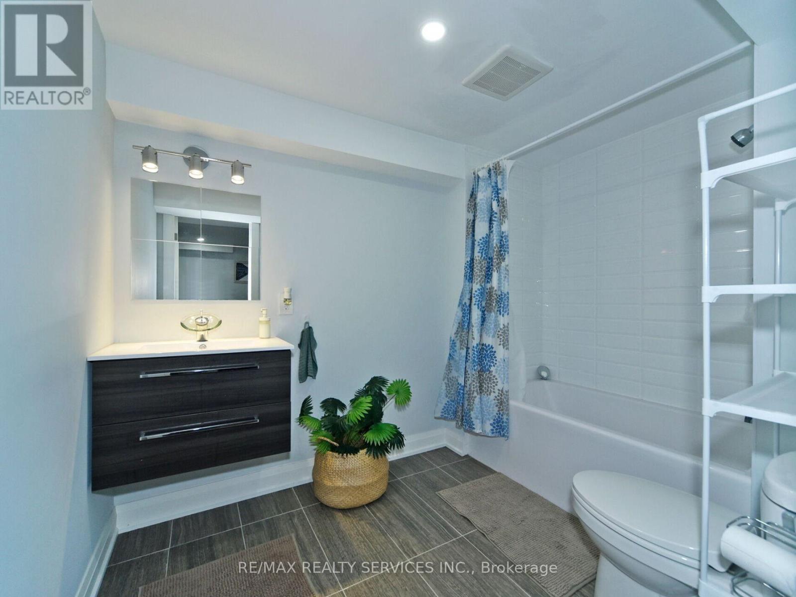 Photo 29 of 80 46 Lindisfarne Way E, Markham ON