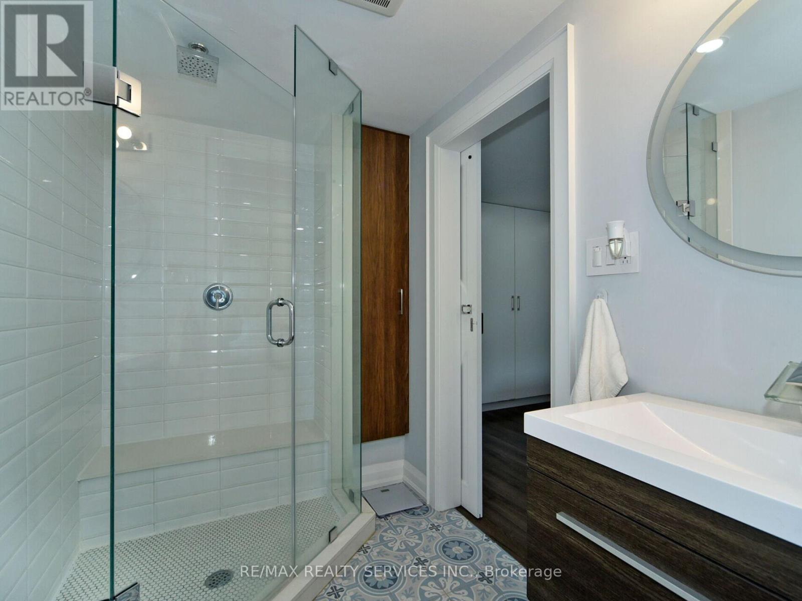 Photo 40 of 80 46 Lindisfarne Way E, Markham ON