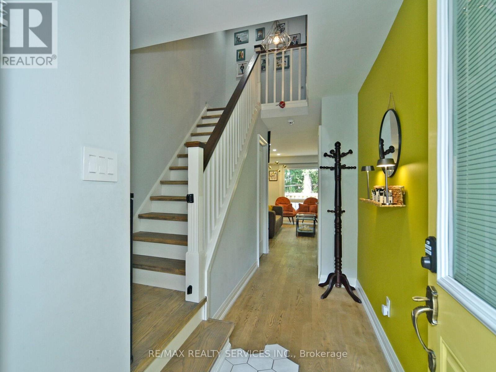 Photo 6 of 80 46 Lindisfarne Way E, Markham ON