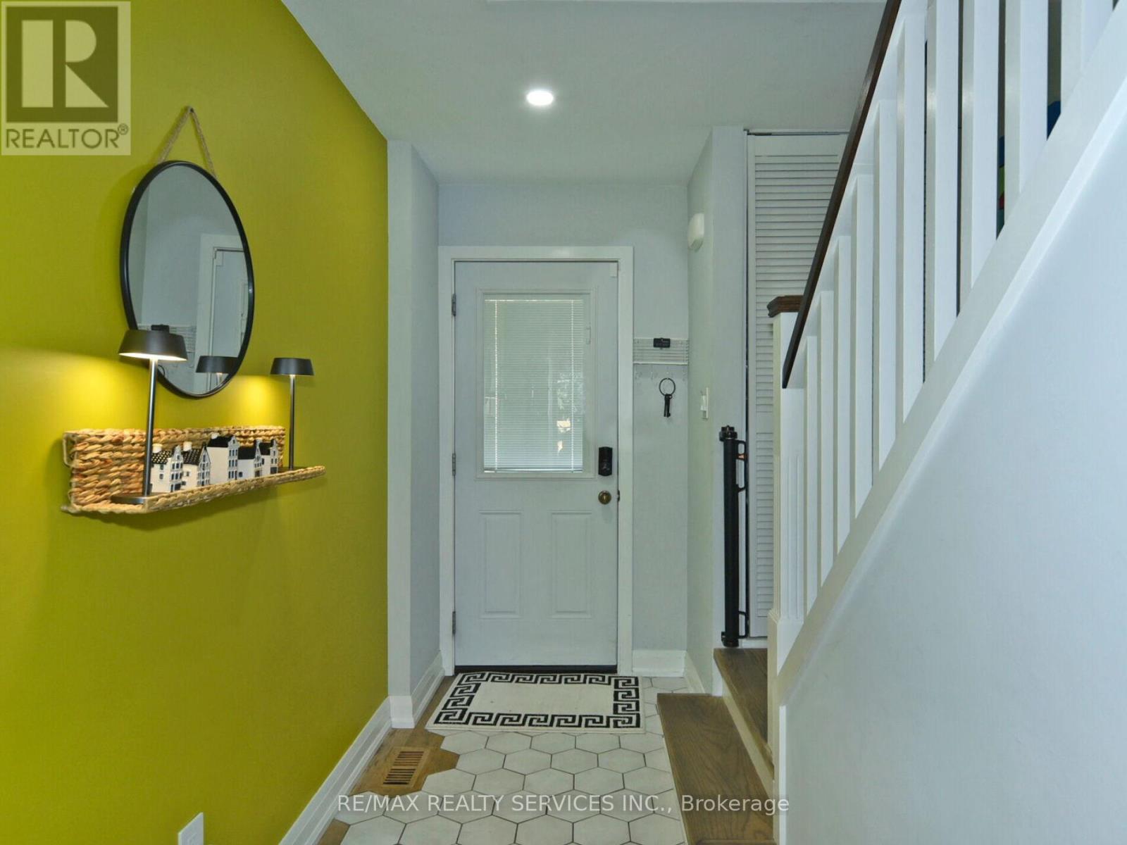Photo 7 of 80 46 Lindisfarne Way E, Markham ON