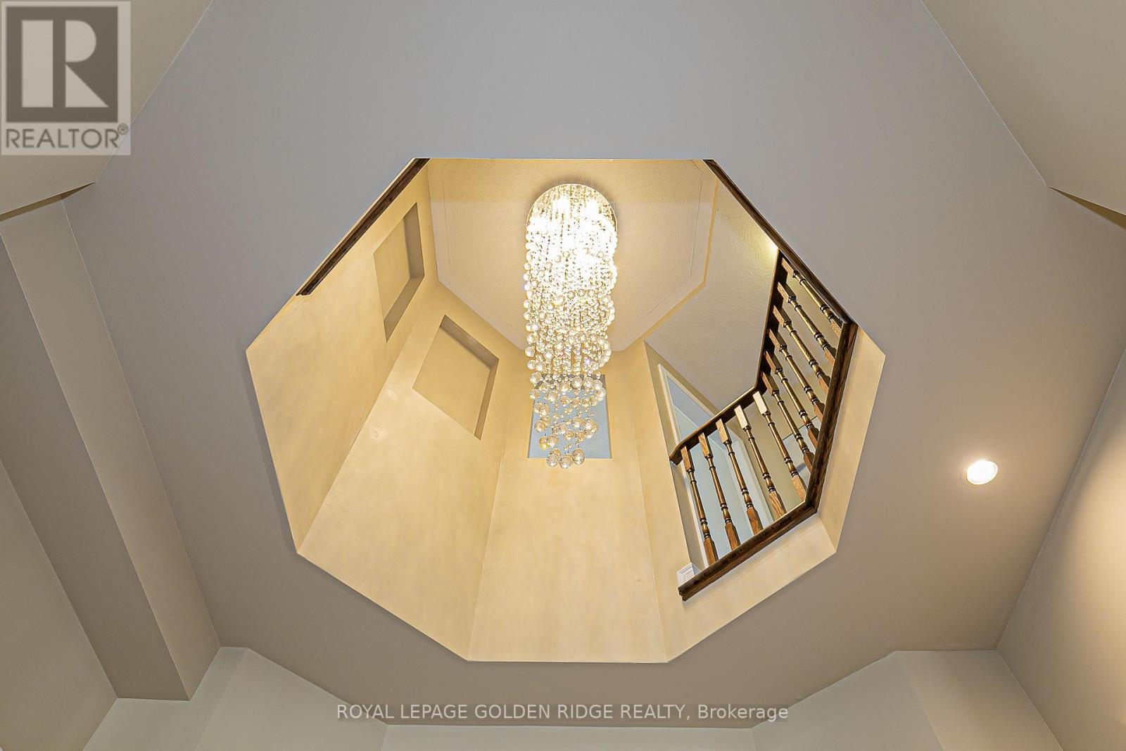 Photo 9 of 12 Golden Meadow Drive, Markham ON
