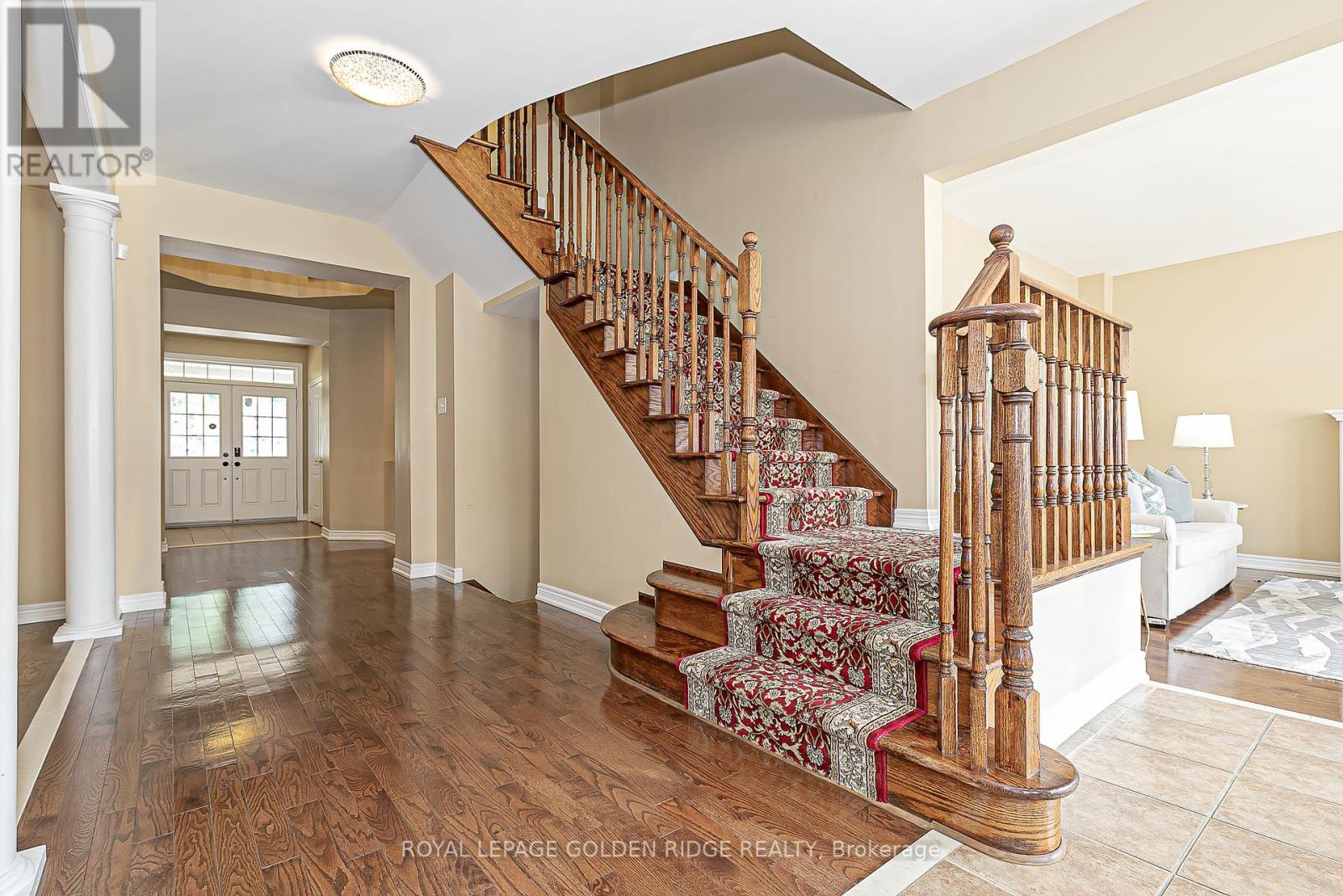 Photo 10 of 12 Golden Meadow Drive, Markham ON