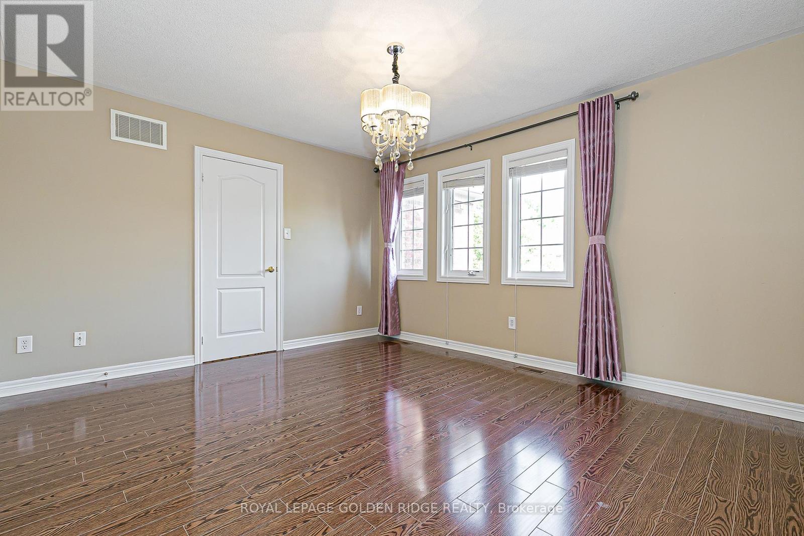 Photo 43 of 12 Golden Meadow Drive, Markham ON
