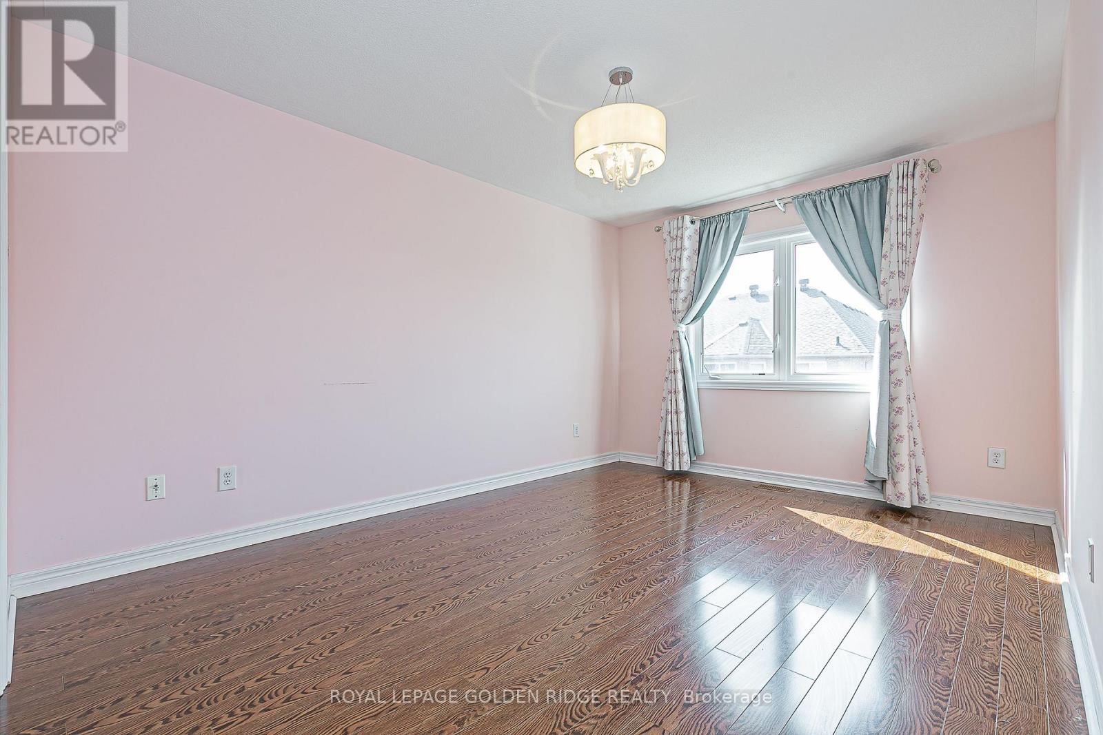 Photo 31 of 12 Golden Meadow Drive, Markham ON