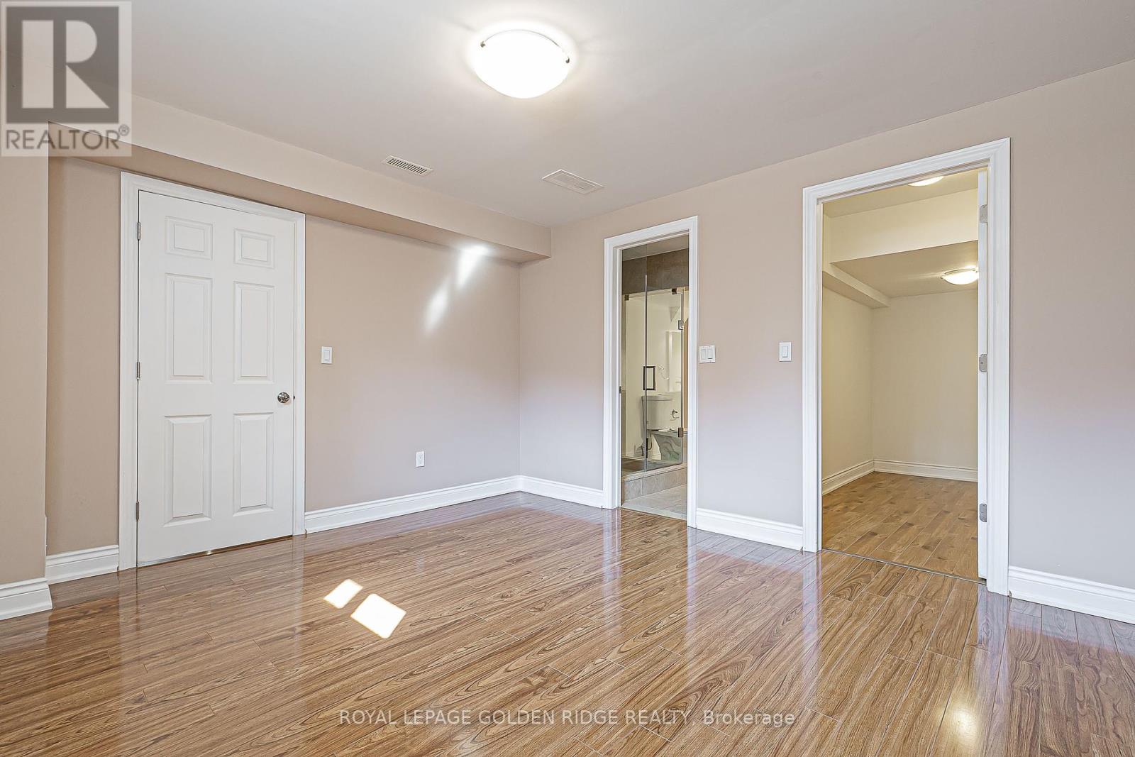 Photo 7 of 12 Golden Meadow Drive, Markham ON