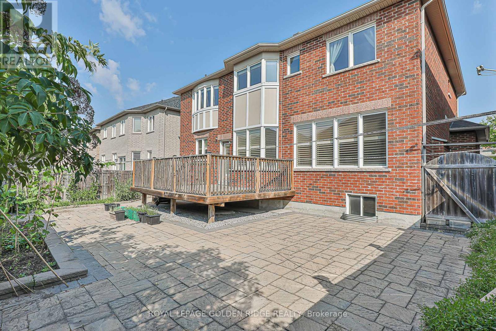 Photo 5 of 12 Golden Meadow Drive, Markham ON