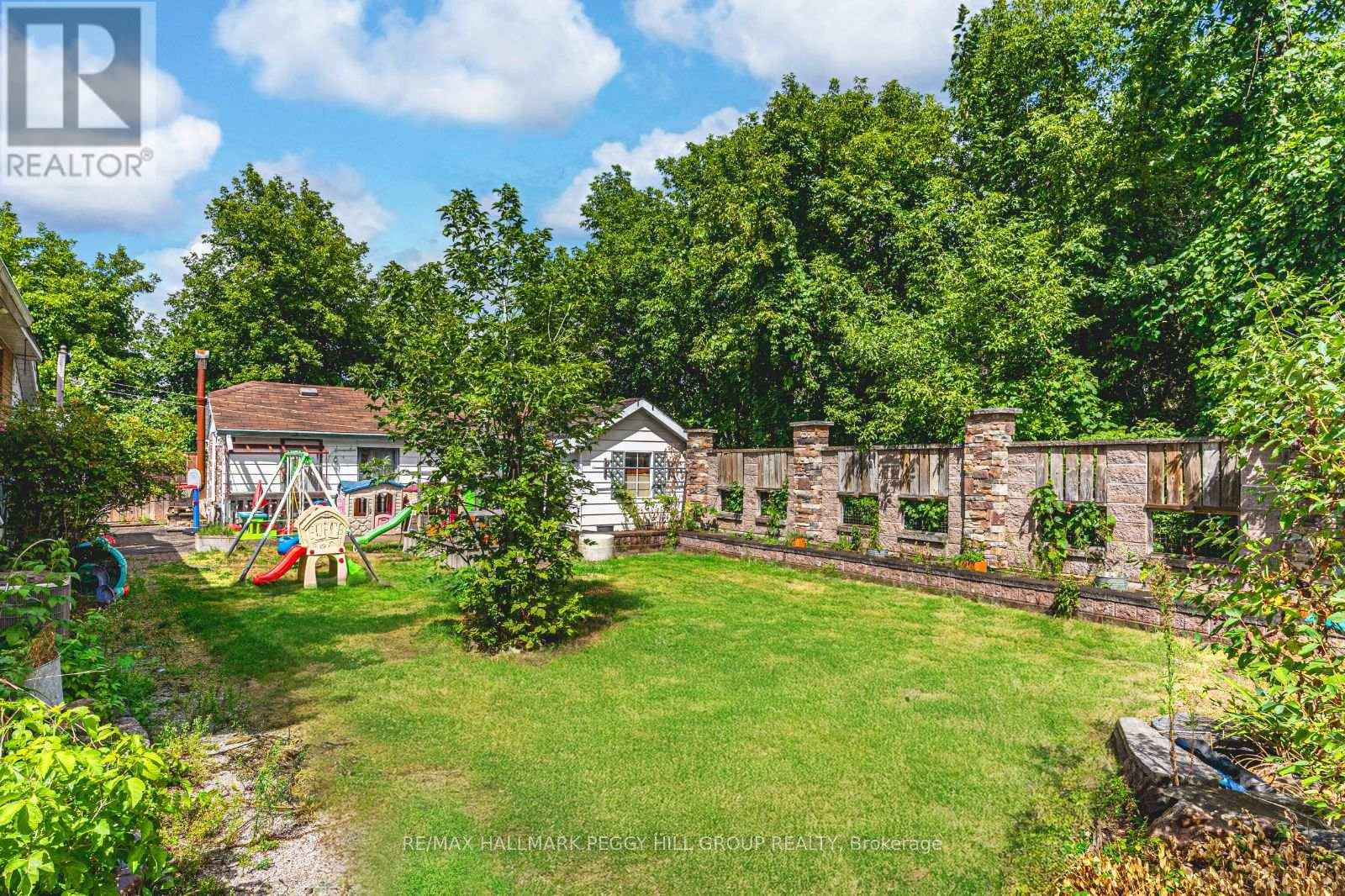 Photo 17 of 42 Mill Street, Essa ON