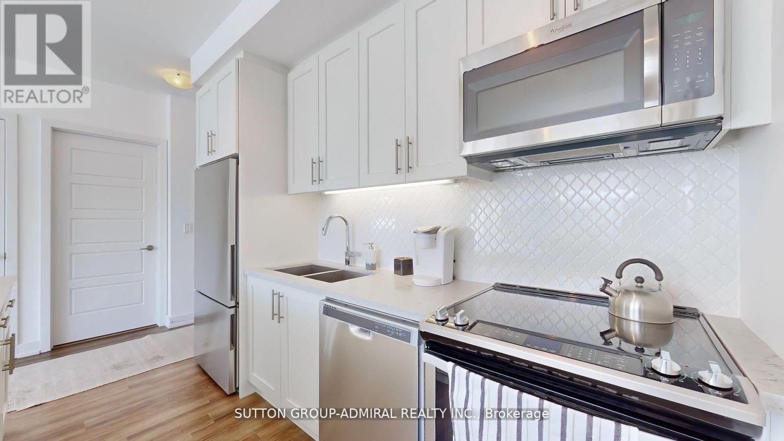 Photo 5 of C 420 301 Sea Ray Avenue, Innisfil ON