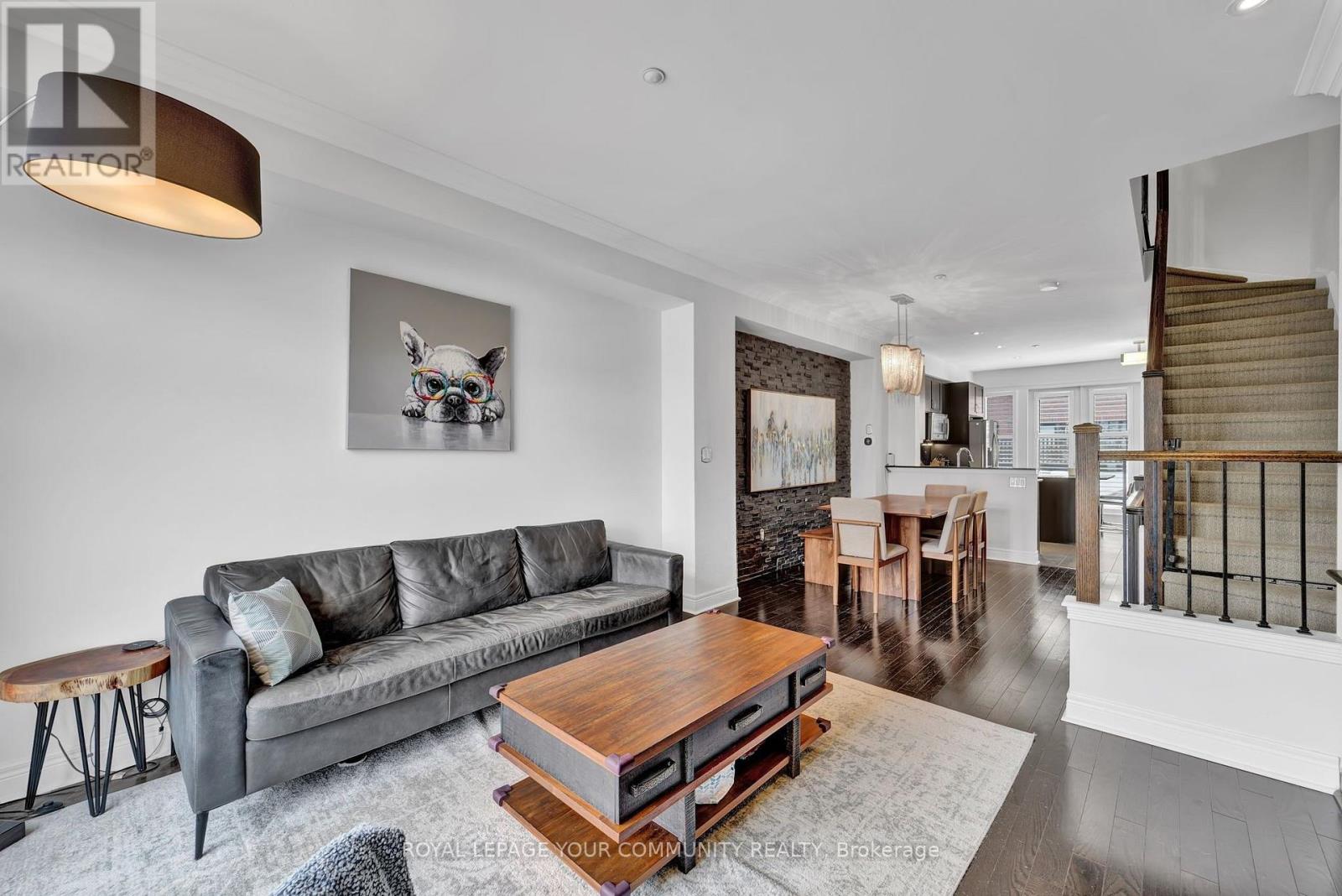 Photo 25 of 8327 Kipling Avenue, Vaughan ON
