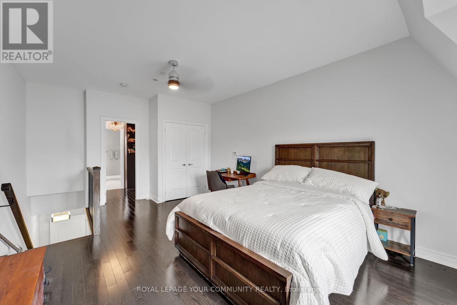 Photo 7 of 8327 Kipling Avenue, Vaughan ON
