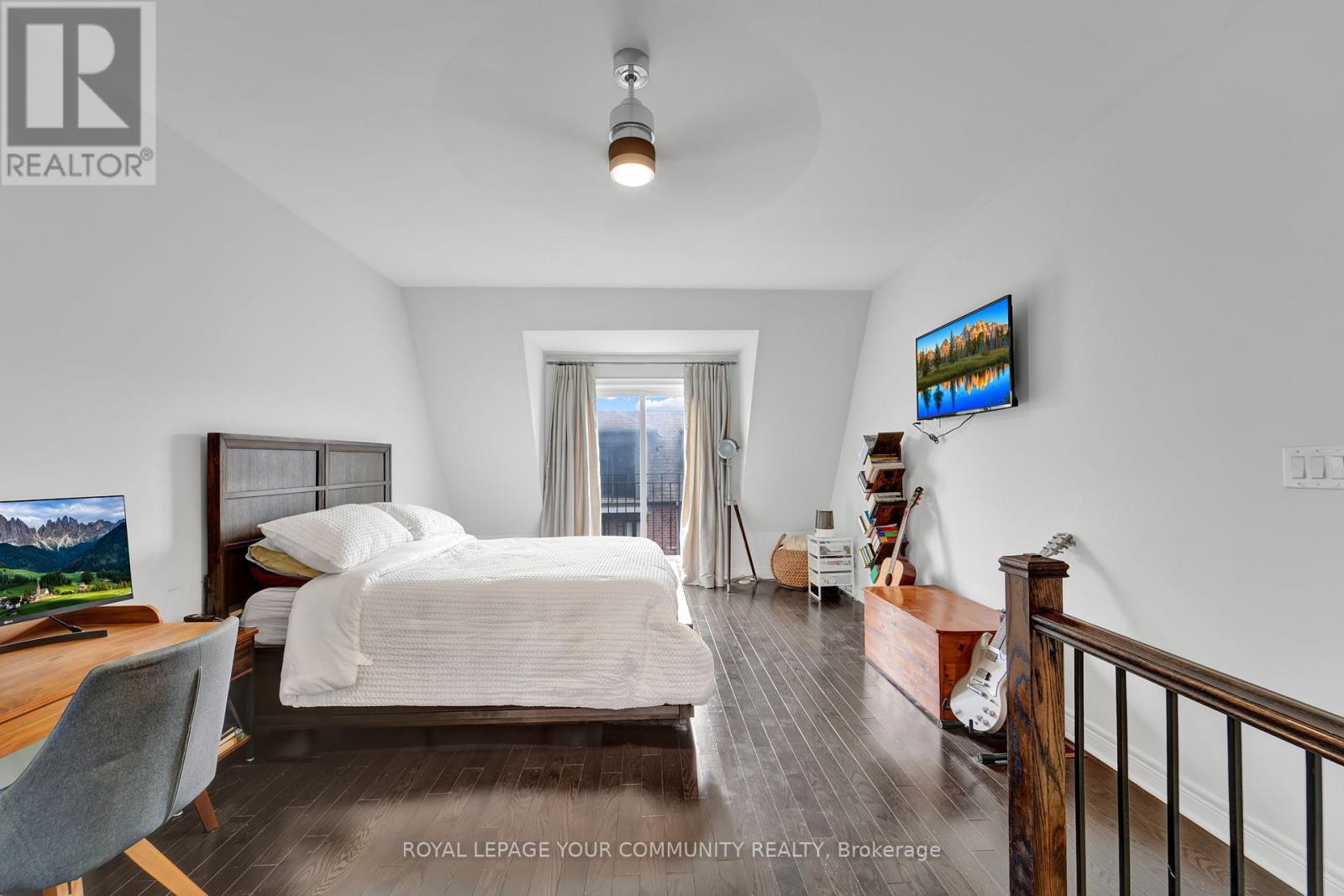 Photo 21 of 8327 Kipling Avenue, Vaughan ON