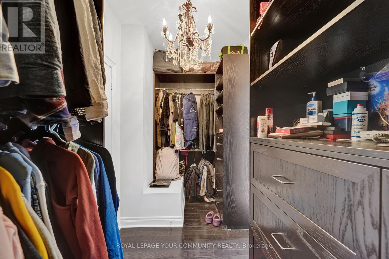 Photo 19 of 8327 Kipling Avenue, Vaughan ON