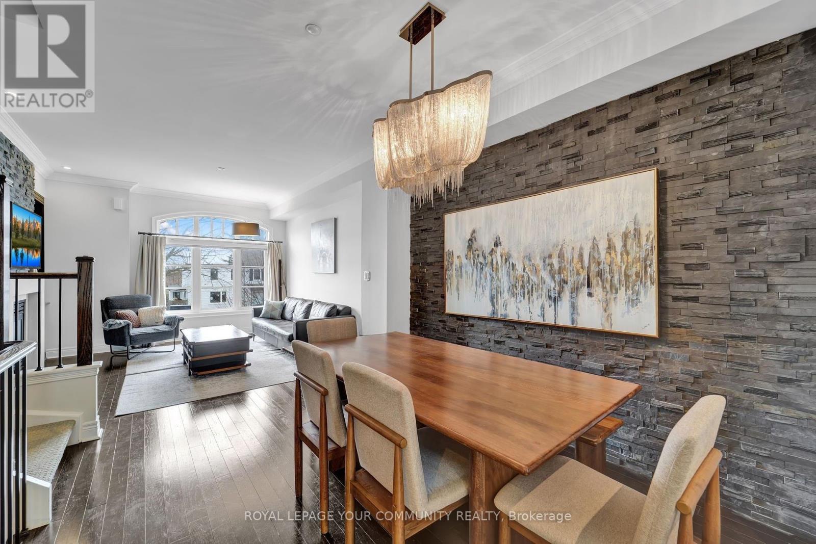 Photo 18 of 8327 Kipling Avenue, Vaughan ON