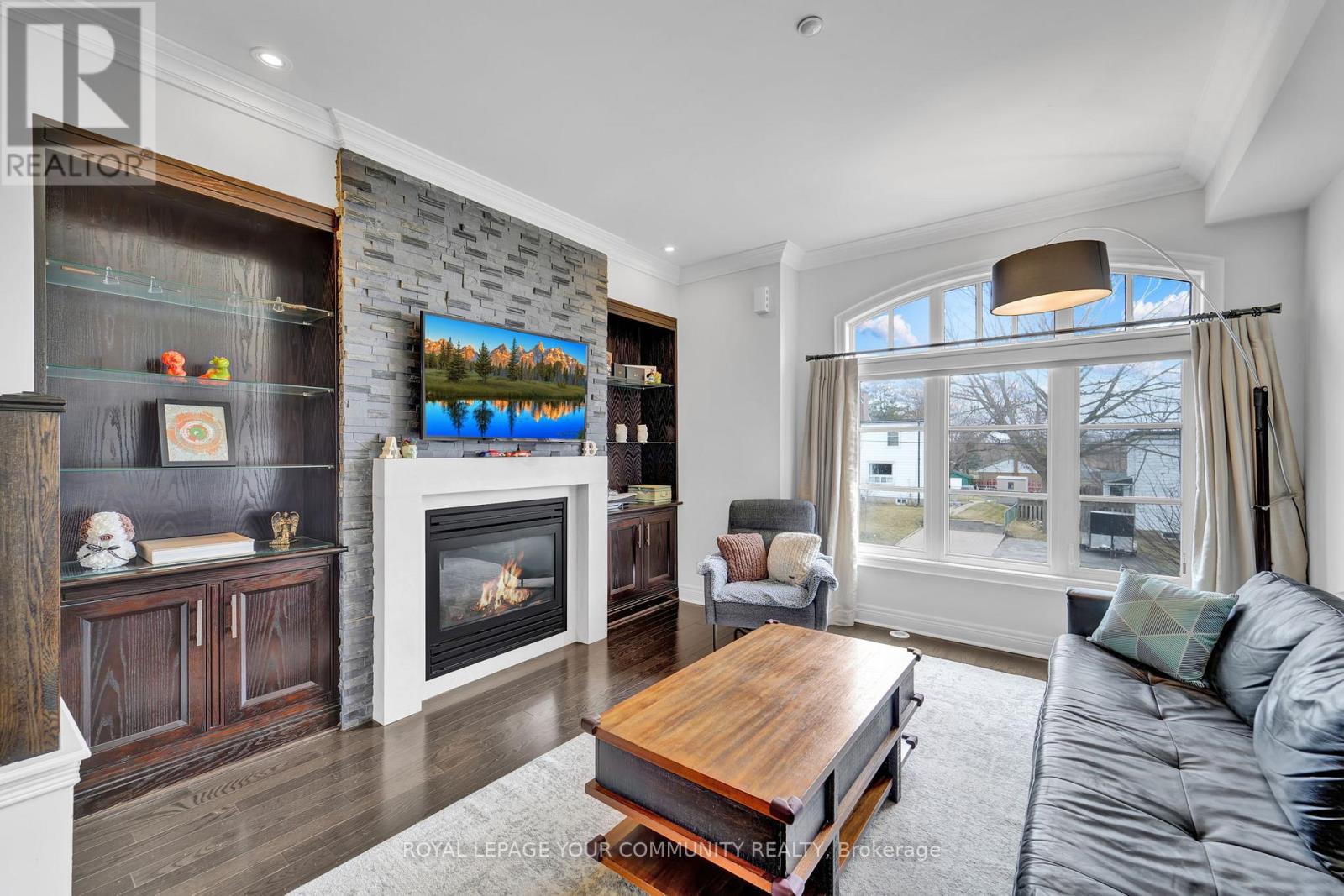Photo 34 of 8327 Kipling Avenue, Vaughan ON