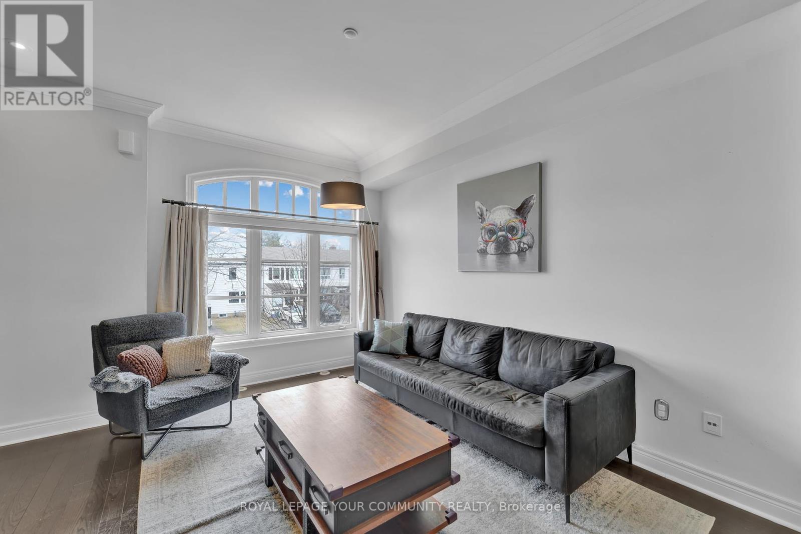 Photo 16 of 8327 Kipling Avenue, Vaughan ON