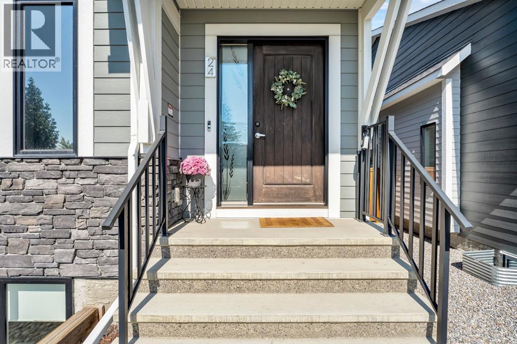 Photo 11 of 24 Darcy Boulevard, Okotoks AB