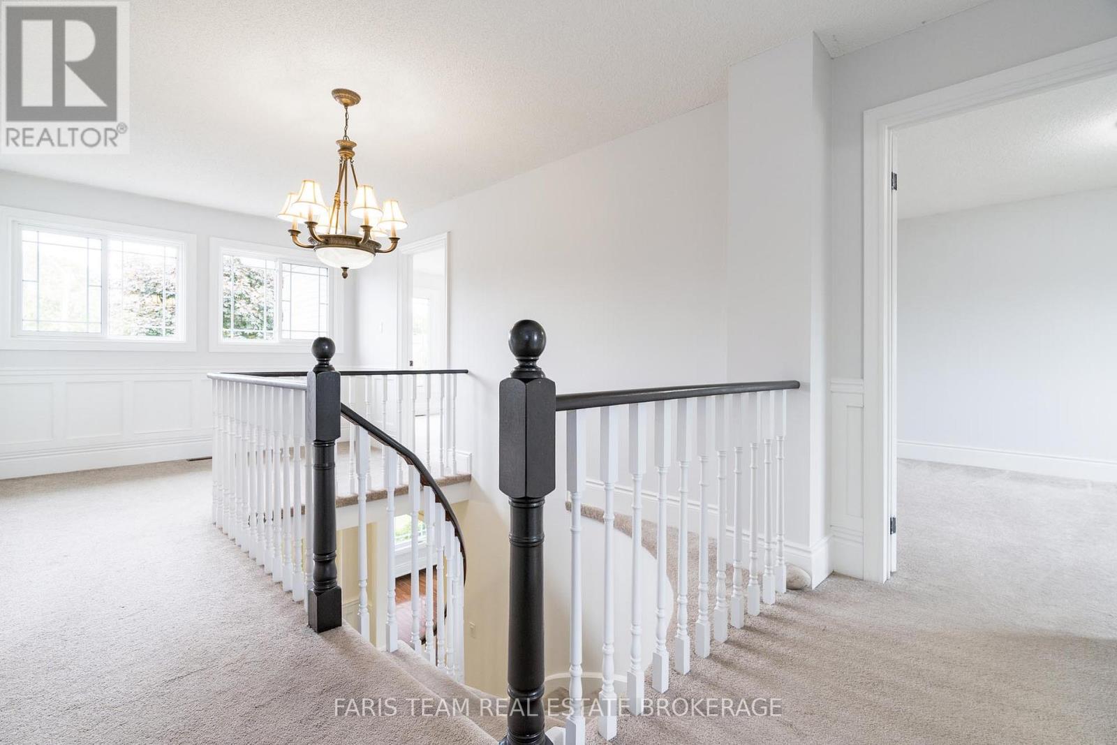 Photo 12 of 17 Radenhurst Crescent, Barrie ON
