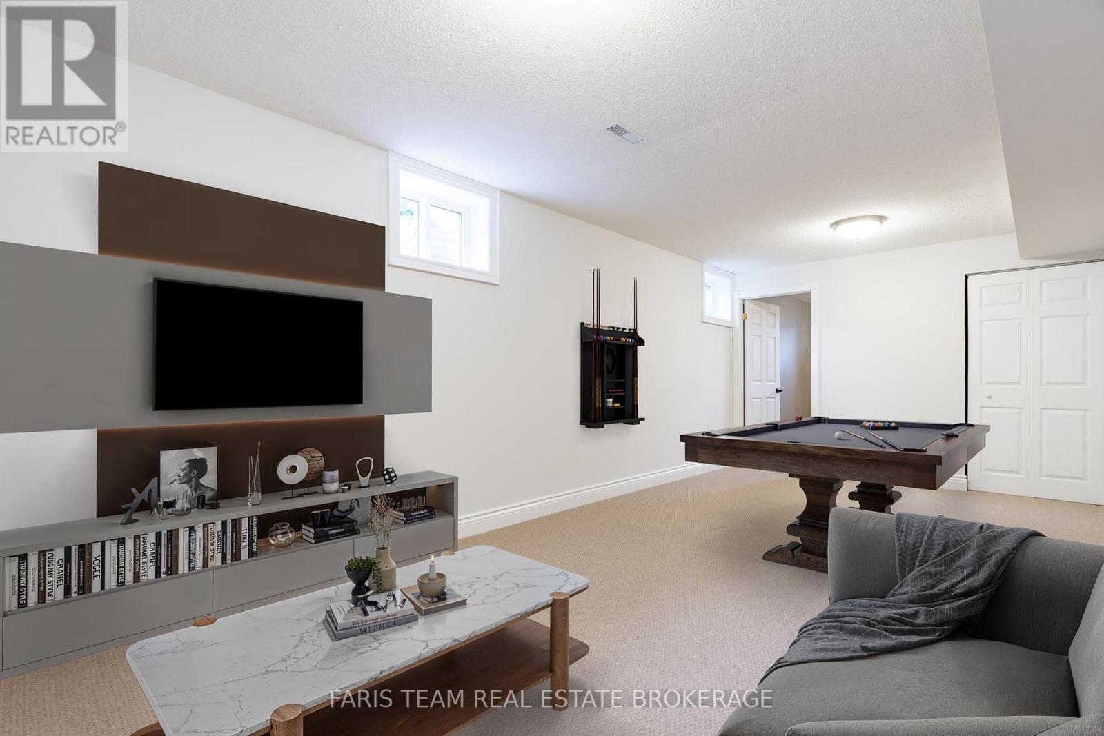 Photo 30 of 17 Radenhurst Crescent, Barrie ON