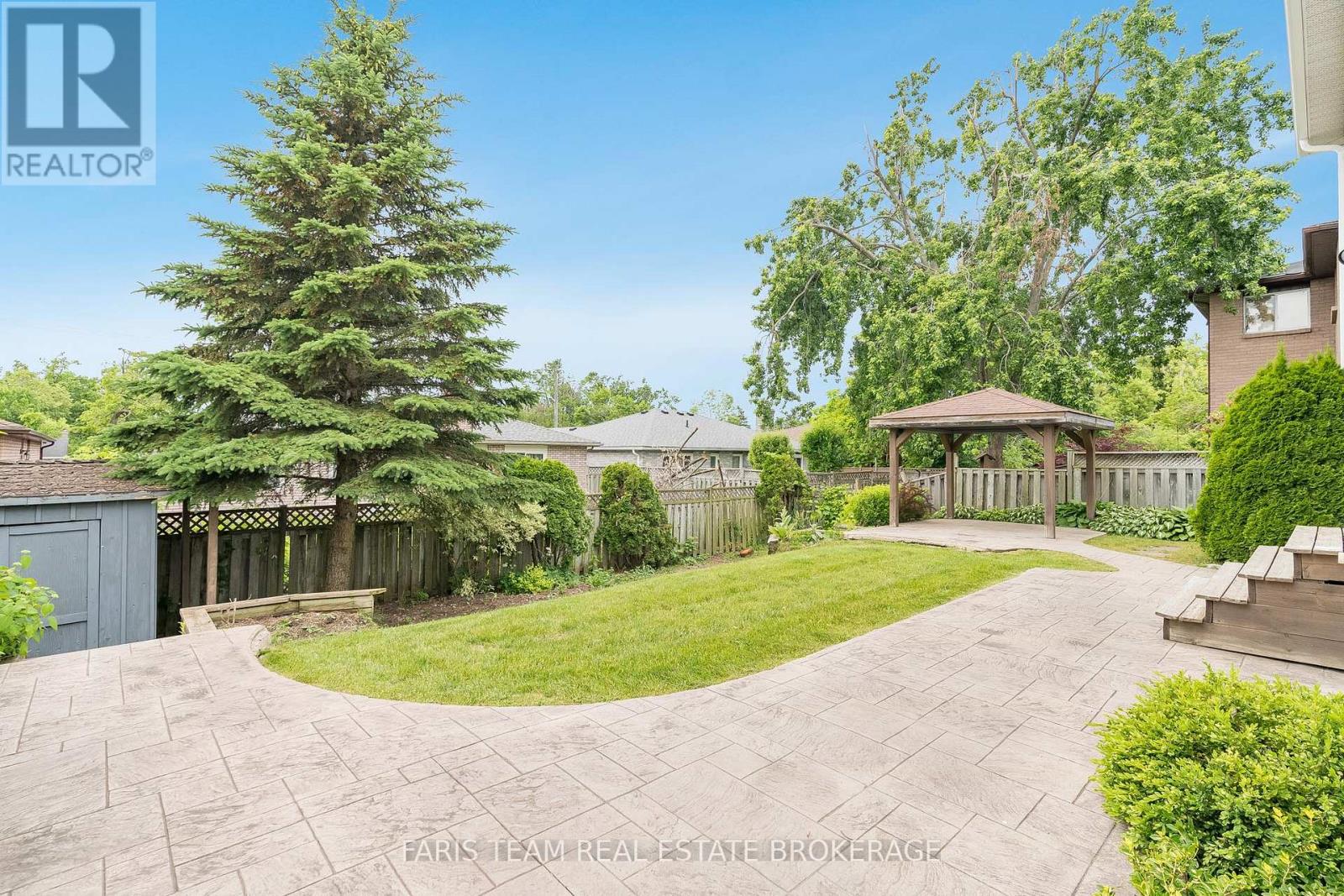 Photo 7 of 17 Radenhurst Crescent, Barrie ON