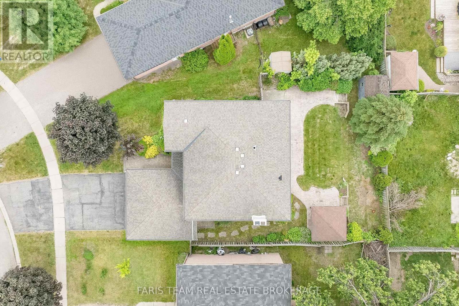 Photo 14 of 17 Radenhurst Crescent, Barrie ON