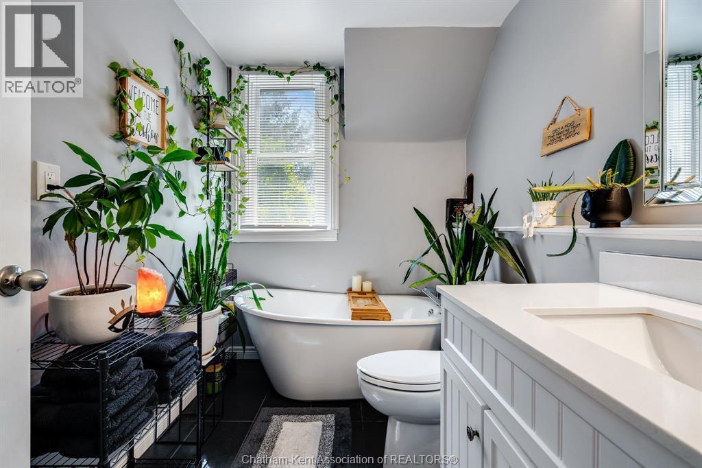 Photo 20 of 106 Joseph Street, Chatham ON