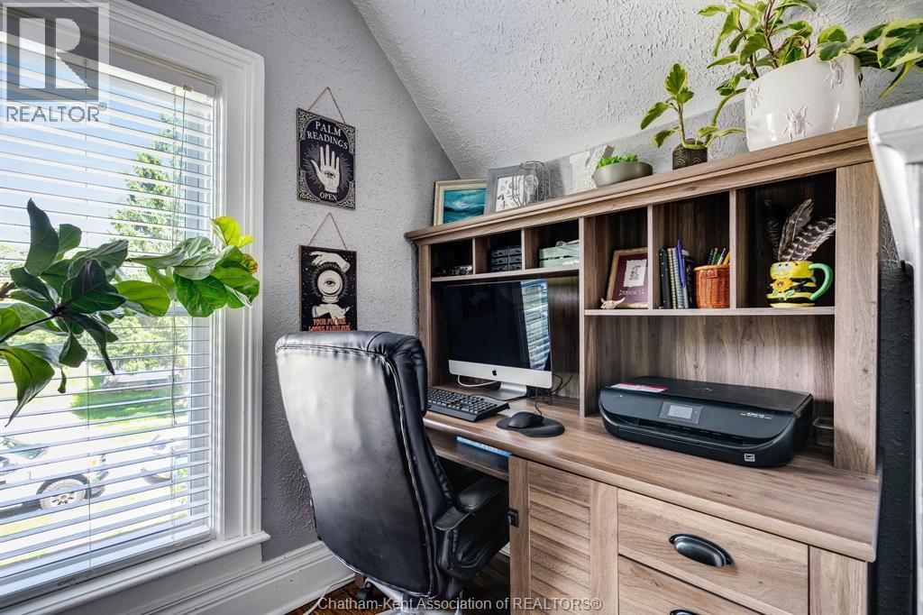 Photo 4 of 106 Joseph Street, Chatham ON