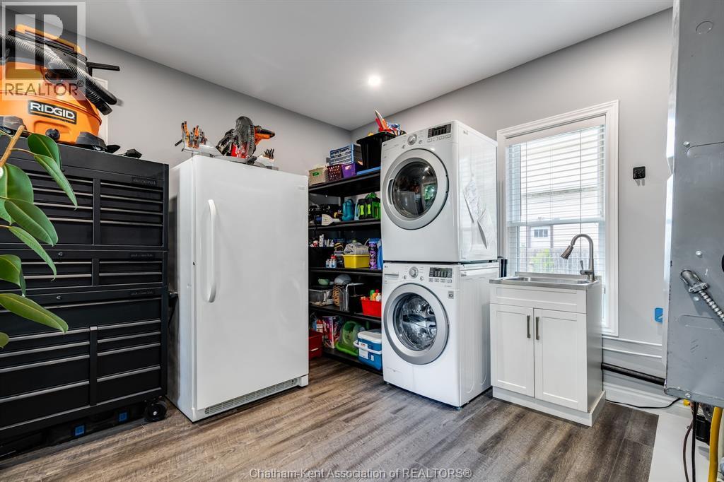 Photo 12 of 106 Joseph Street, Chatham ON