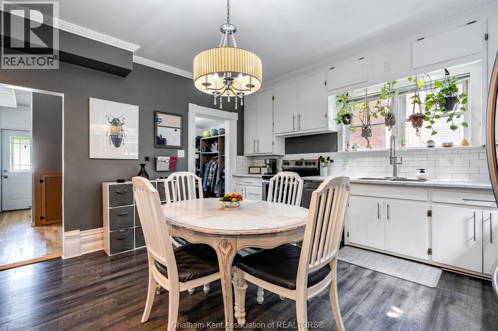 Photo 2 of 106 Joseph Street, Chatham ON