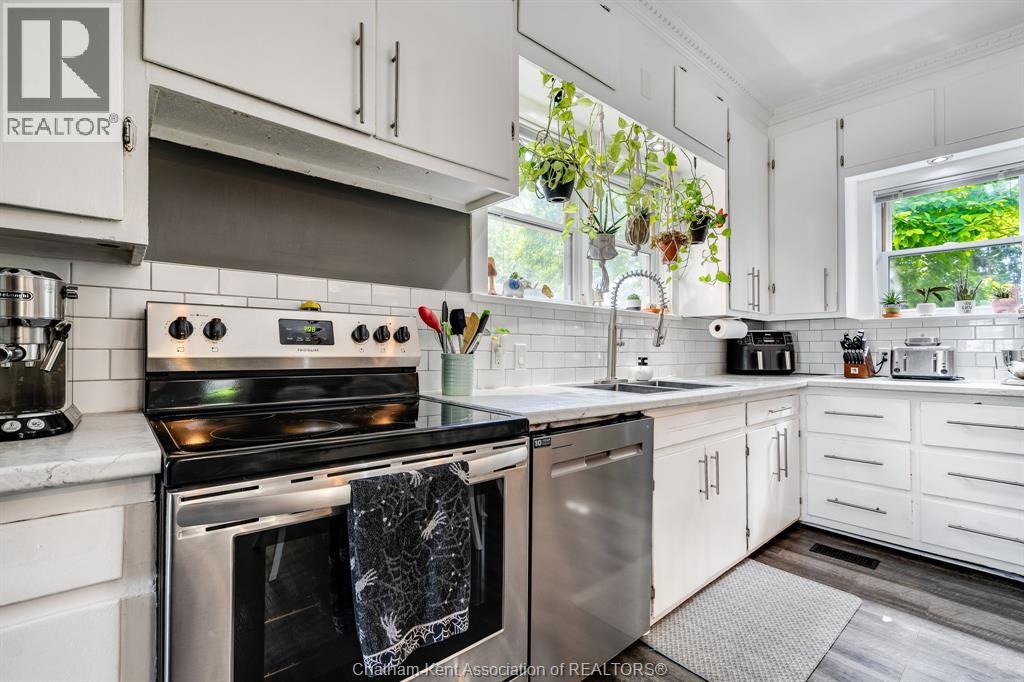 Photo 7 of 106 Joseph Street, Chatham ON