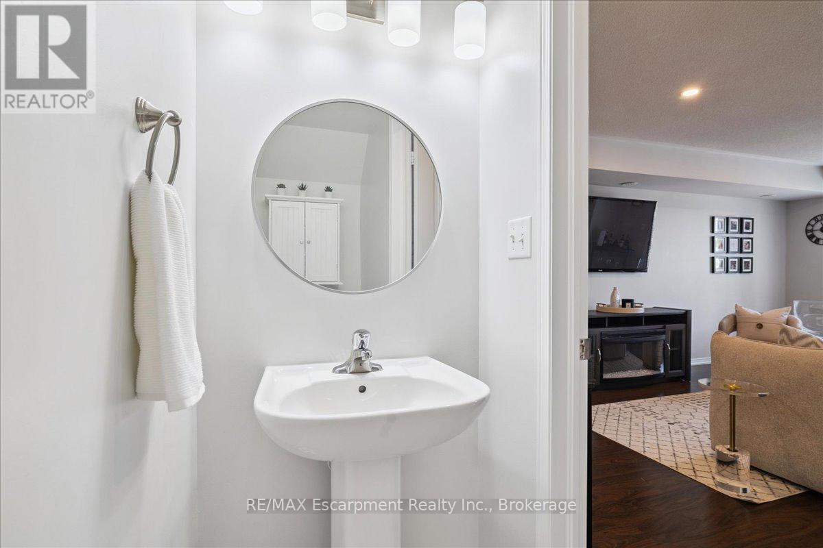 Photo 23 of 17 2508 Post Road, Oakville ON