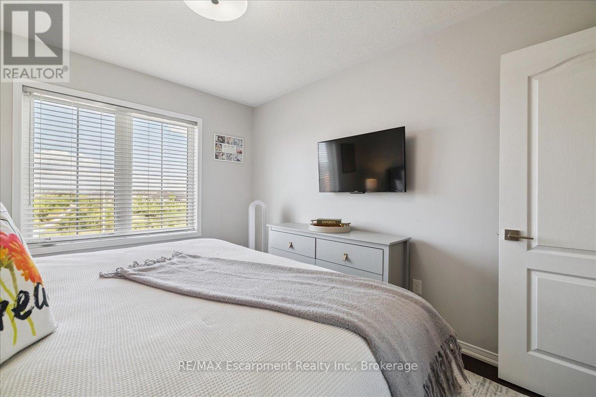 Photo 31 of 17 2508 Post Road, Oakville ON