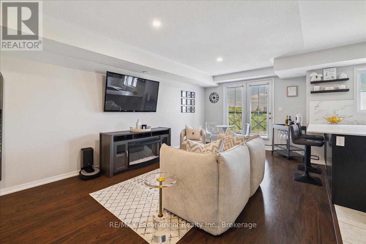 Photo 8 of 17 2508 Post Road, Oakville ON