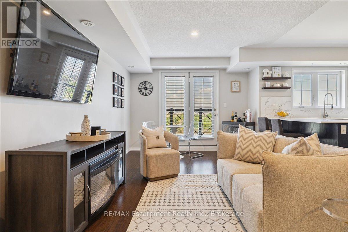 Photo 9 of 17 2508 Post Road, Oakville ON