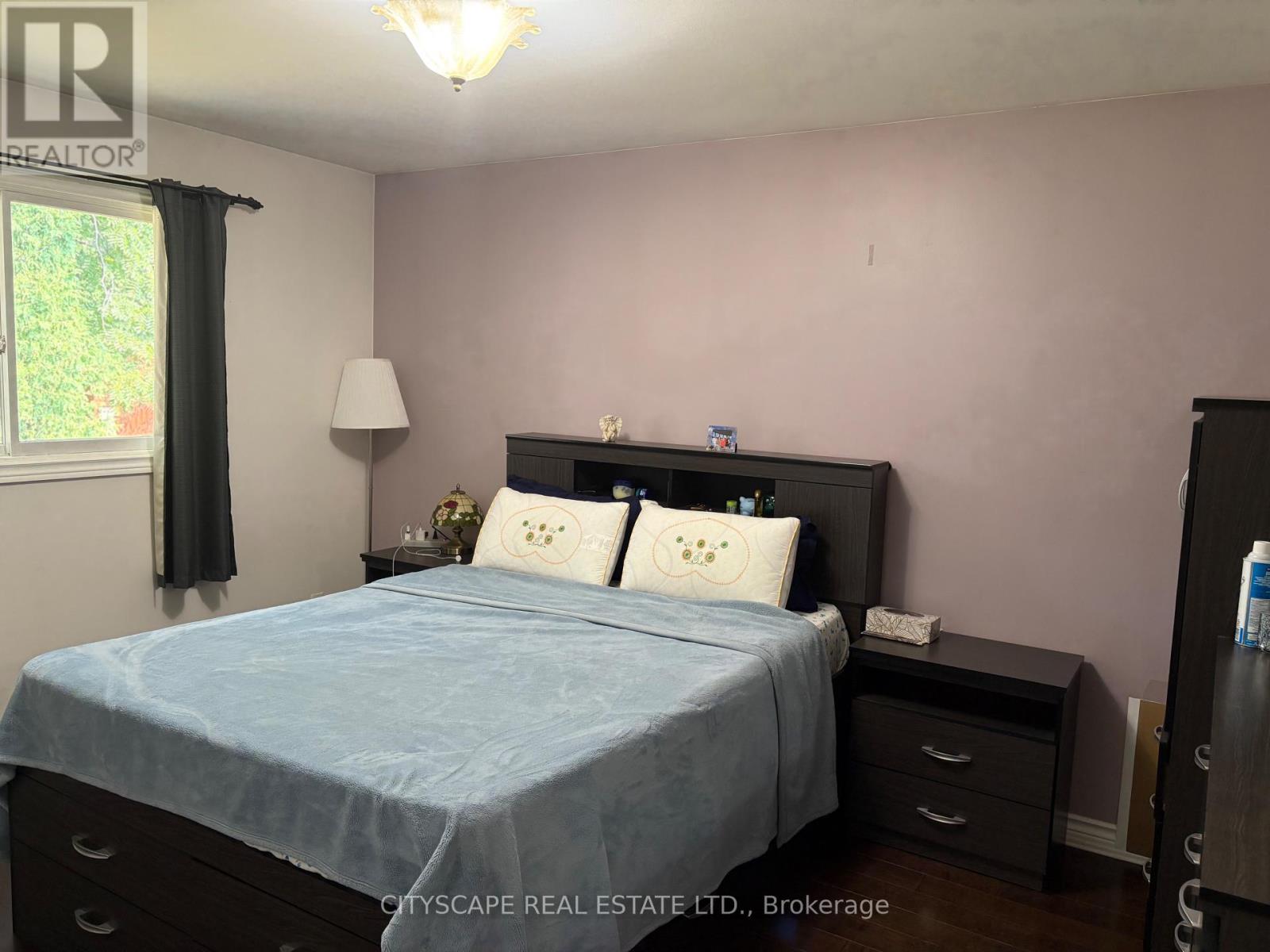 Photo 6 of Upper Unit Only 14 Guest Street, Brampton ON