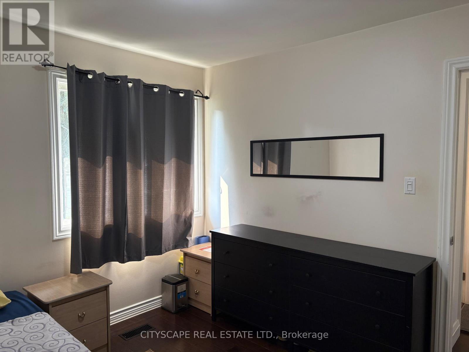 Photo 8 of Upper Unit Only 14 Guest Street, Brampton ON
