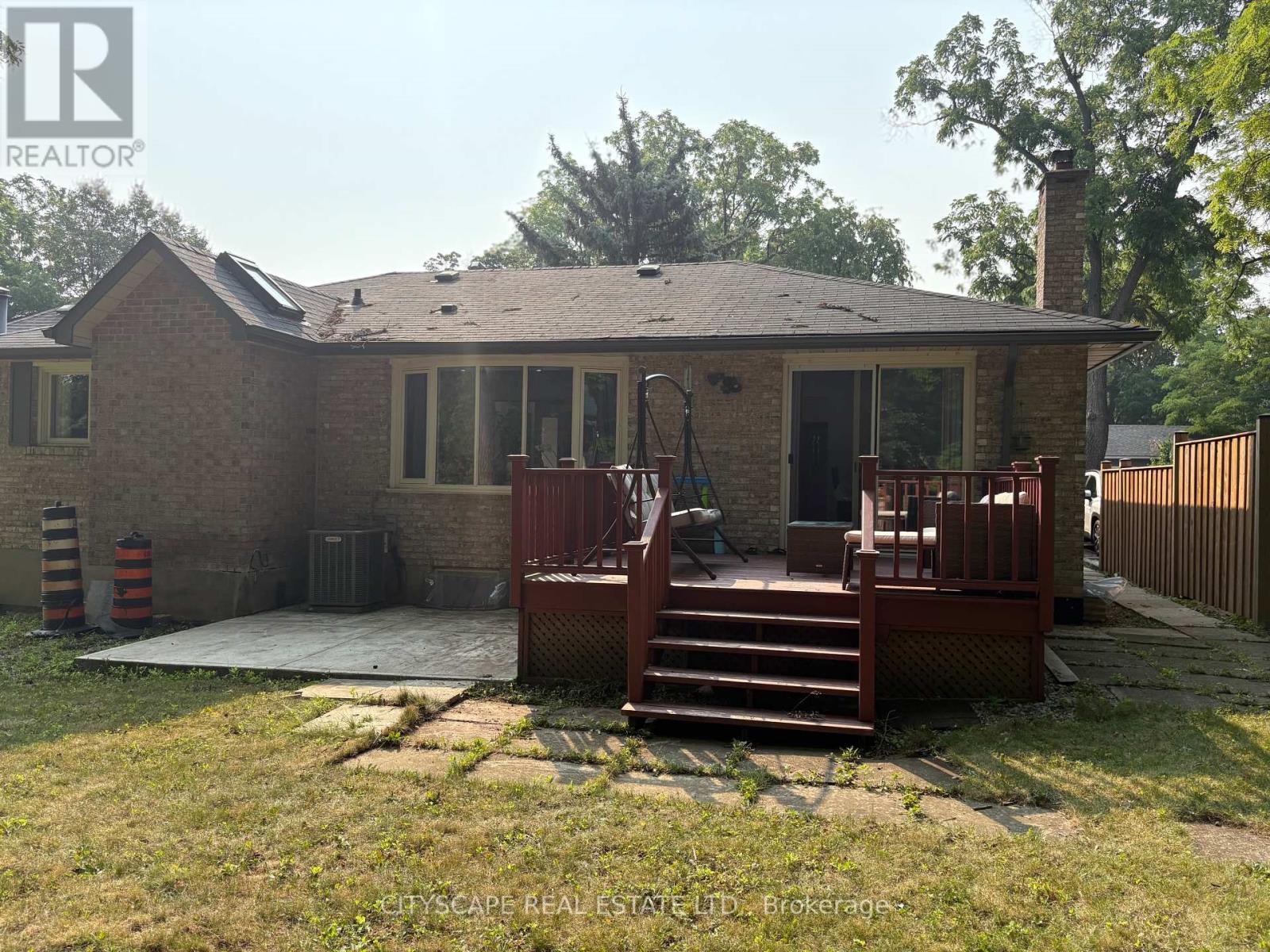 Photo 16 of Upper Unit Only 14 Guest Street, Brampton ON