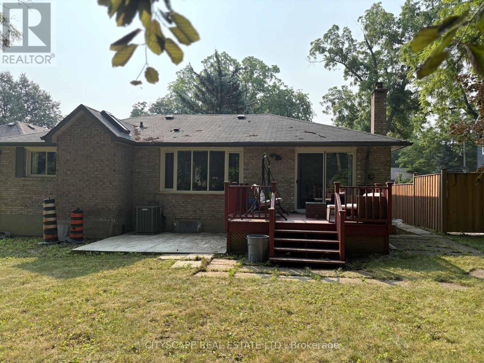 Photo 10 of Upper Unit Only 14 Guest Street, Brampton ON