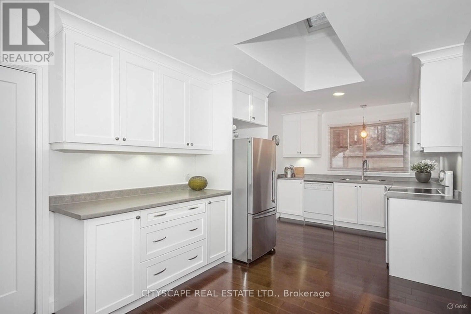 Photo 7 of Upper Unit Only 14 Guest Street, Brampton ON