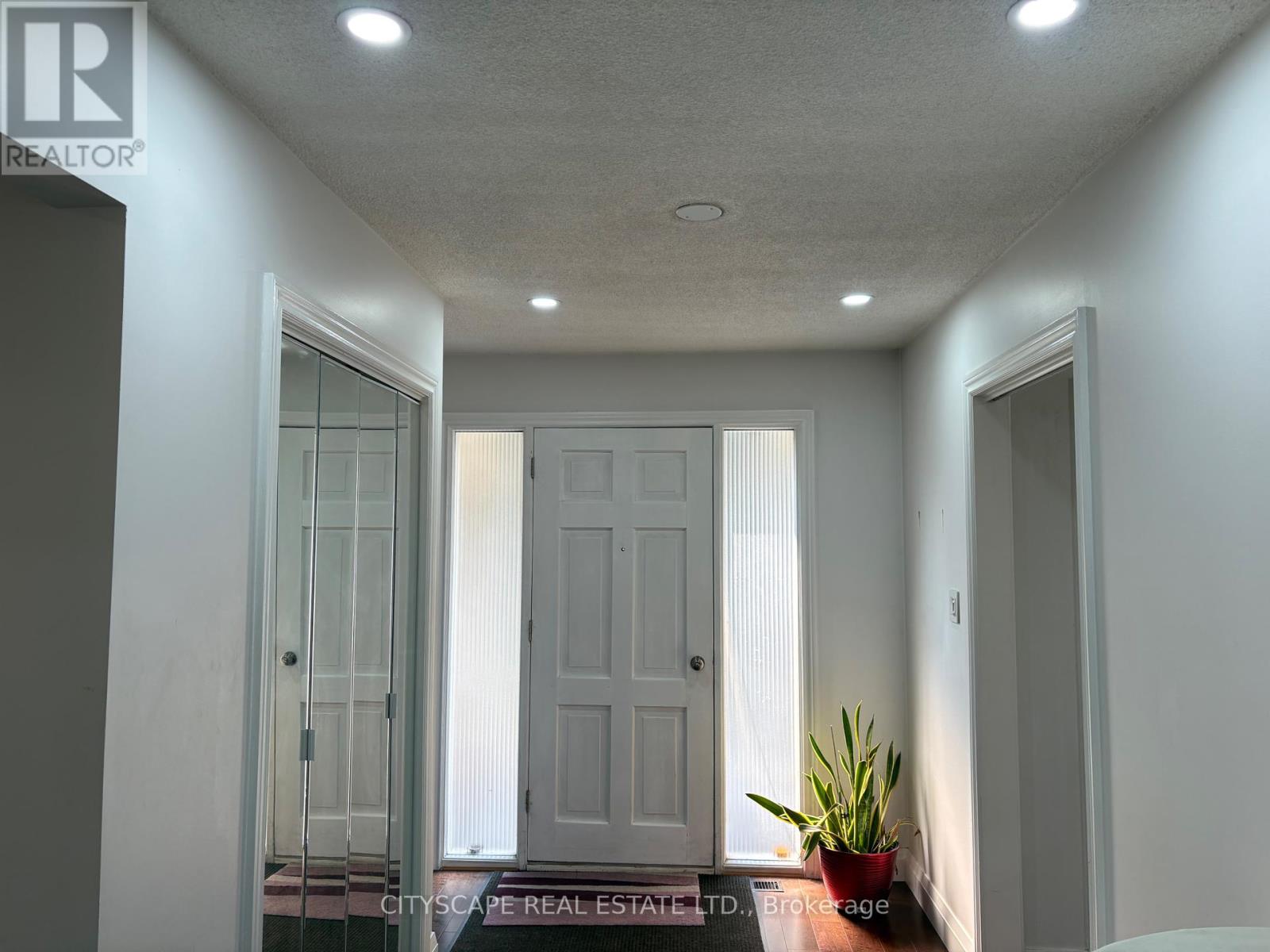 Photo 11 of Upper Unit Only 14 Guest Street, Brampton ON