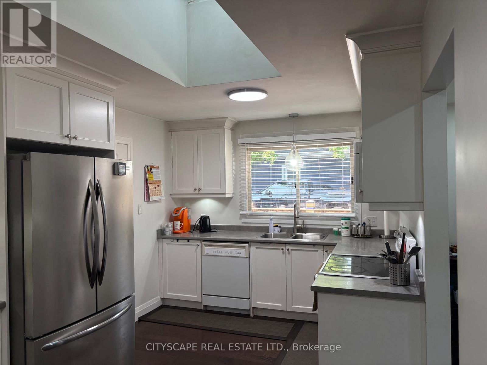 Photo 19 of Upper Unit Only 14 Guest Street, Brampton ON