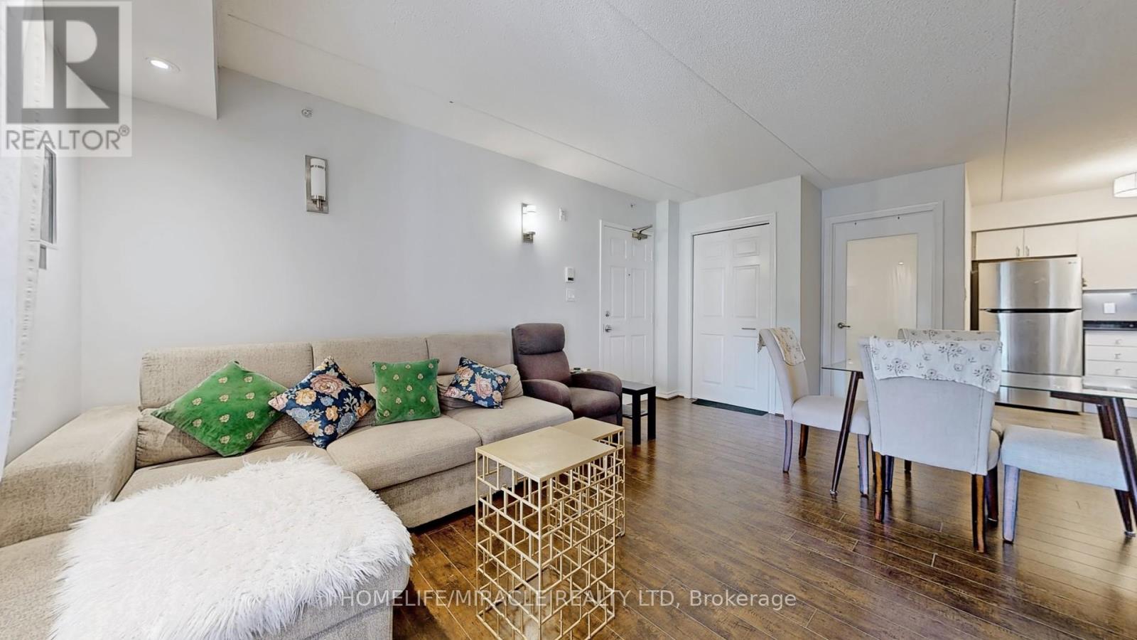 Photo 15 of 306 1440 Bishops Gate, Oakville ON