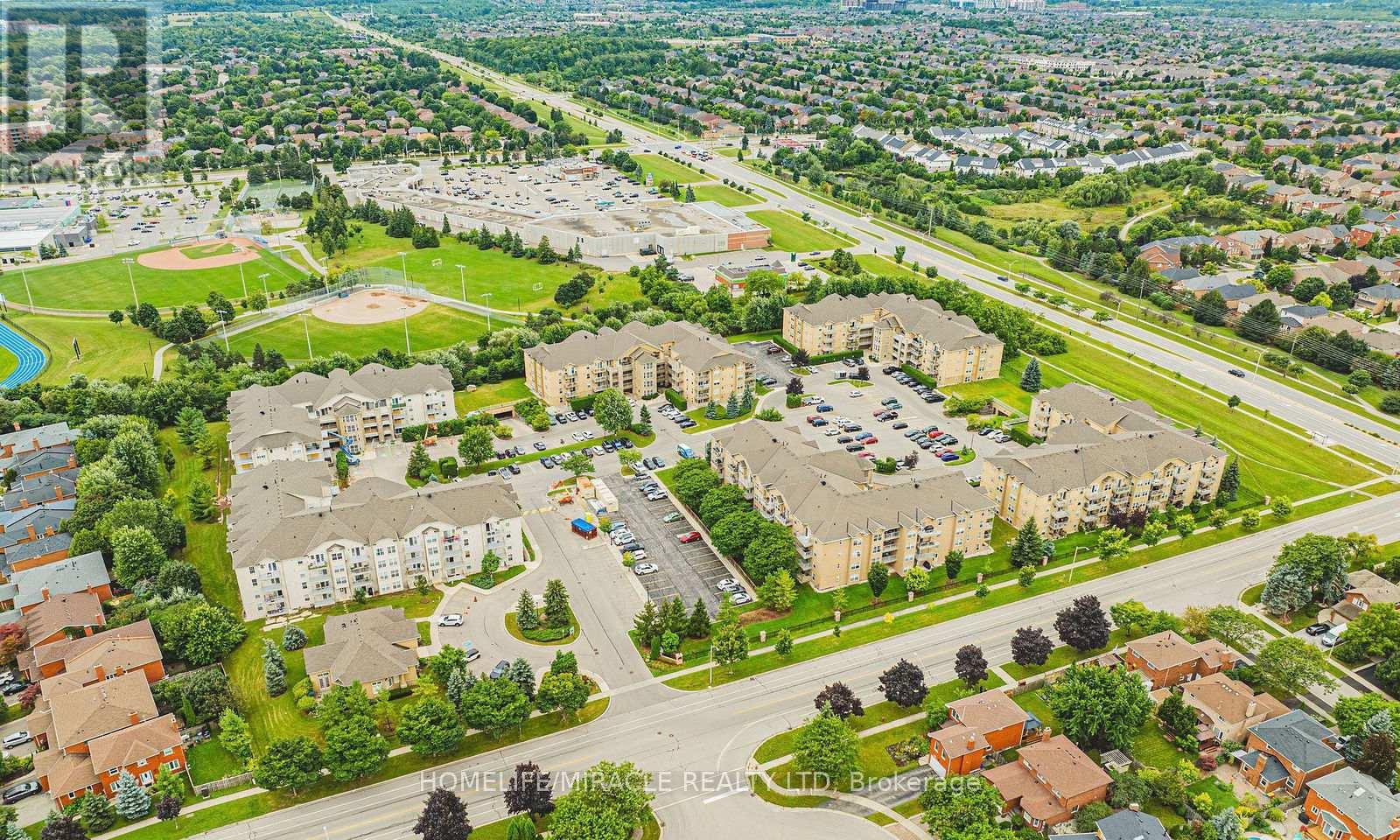 Photo 6 of 306 1440 Bishops Gate, Oakville ON