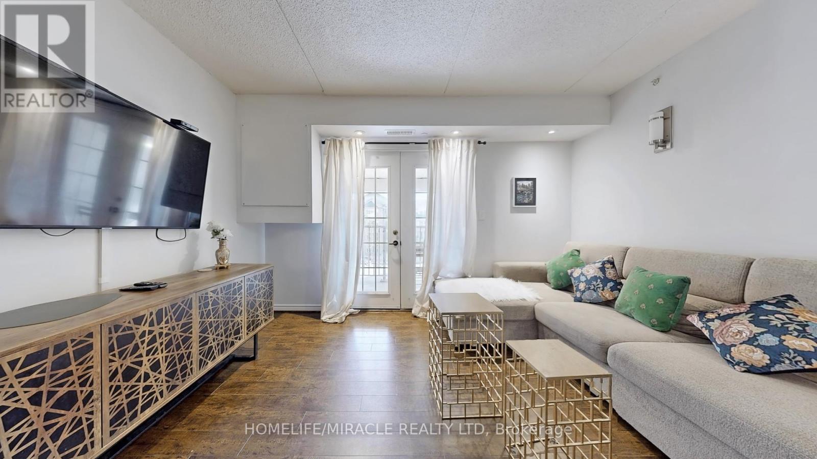 Photo 1 of 306 1440 Bishops Gate, Oakville ON